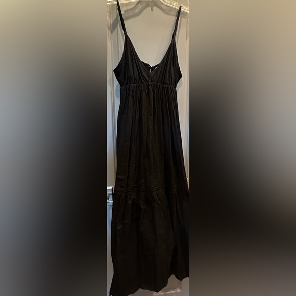 Feminine, black GAP maxi dress. Perfect to dress up or down. - Picture 1 of 2